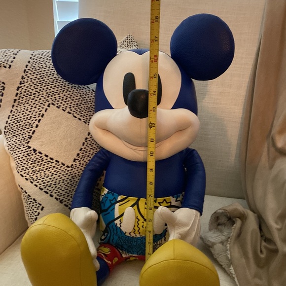 Limited Edition Coach Mickey Mouse stuffed animal. 18” bum to ears. NWT!! - Picture 10 of 10